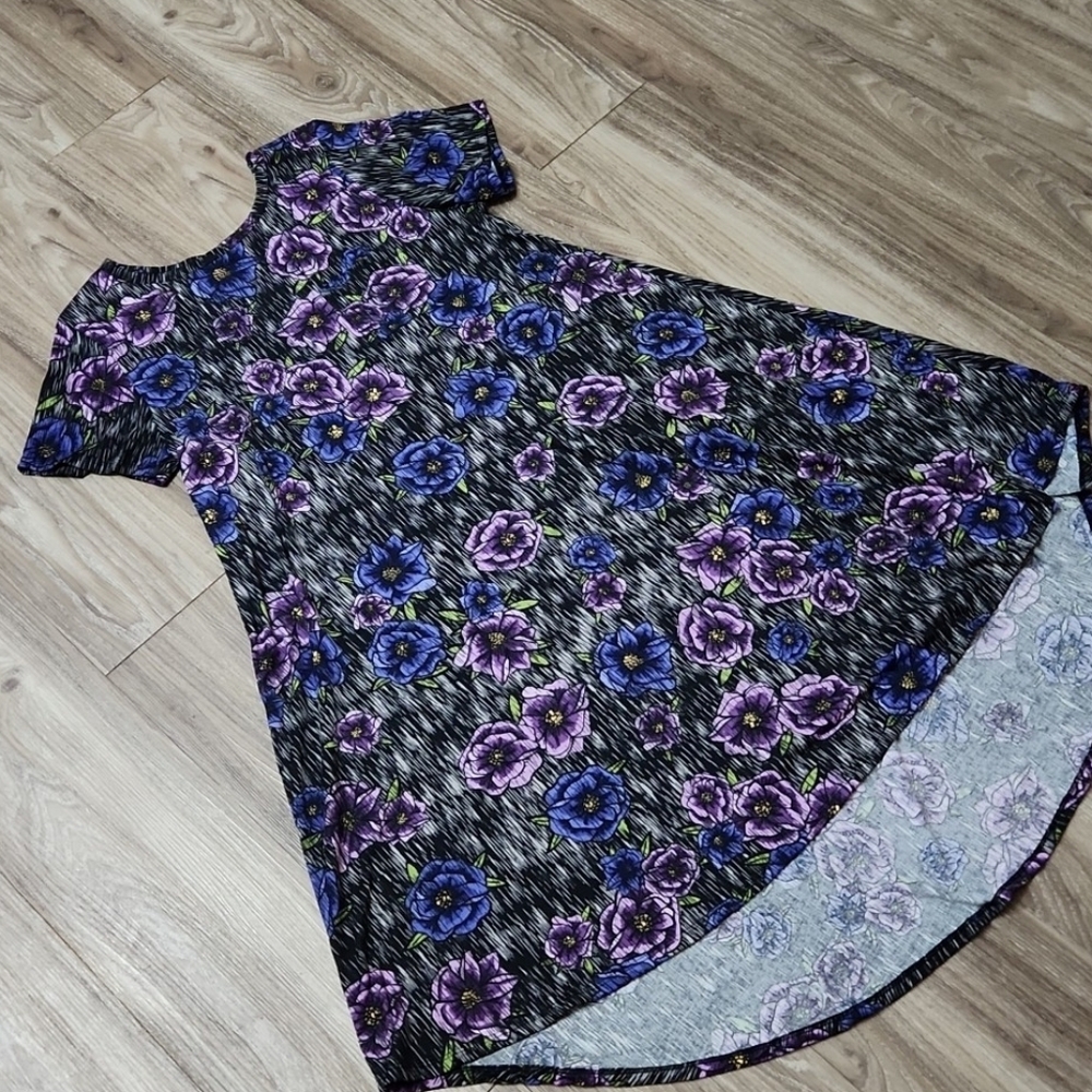 ❤️LuLaRoe Carly Short Sleeve High-Low Hemline Swing Dress Blue Purple Floral HTF